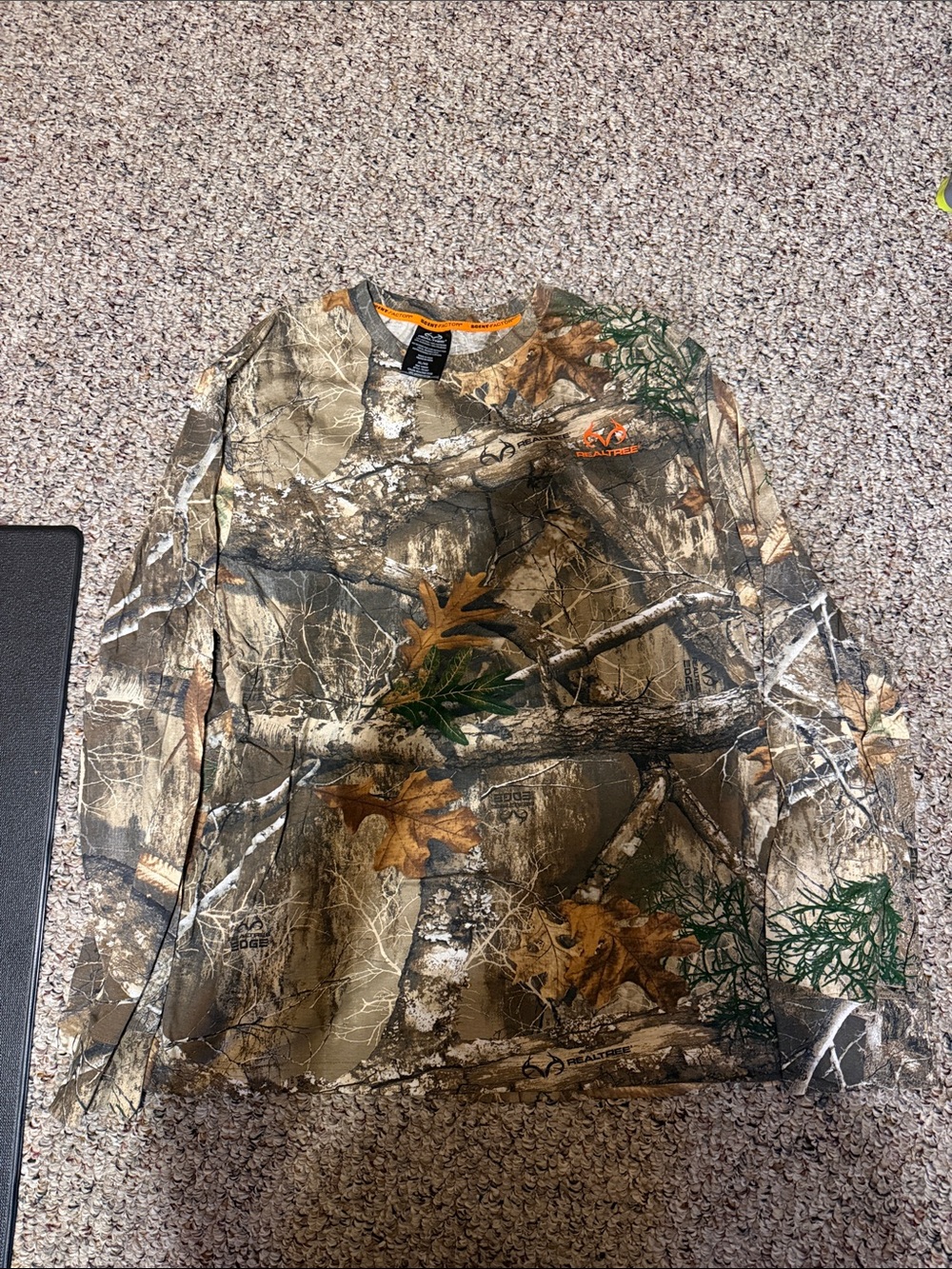 Men’s Realtree Camouflage Long Sleeve- XL
